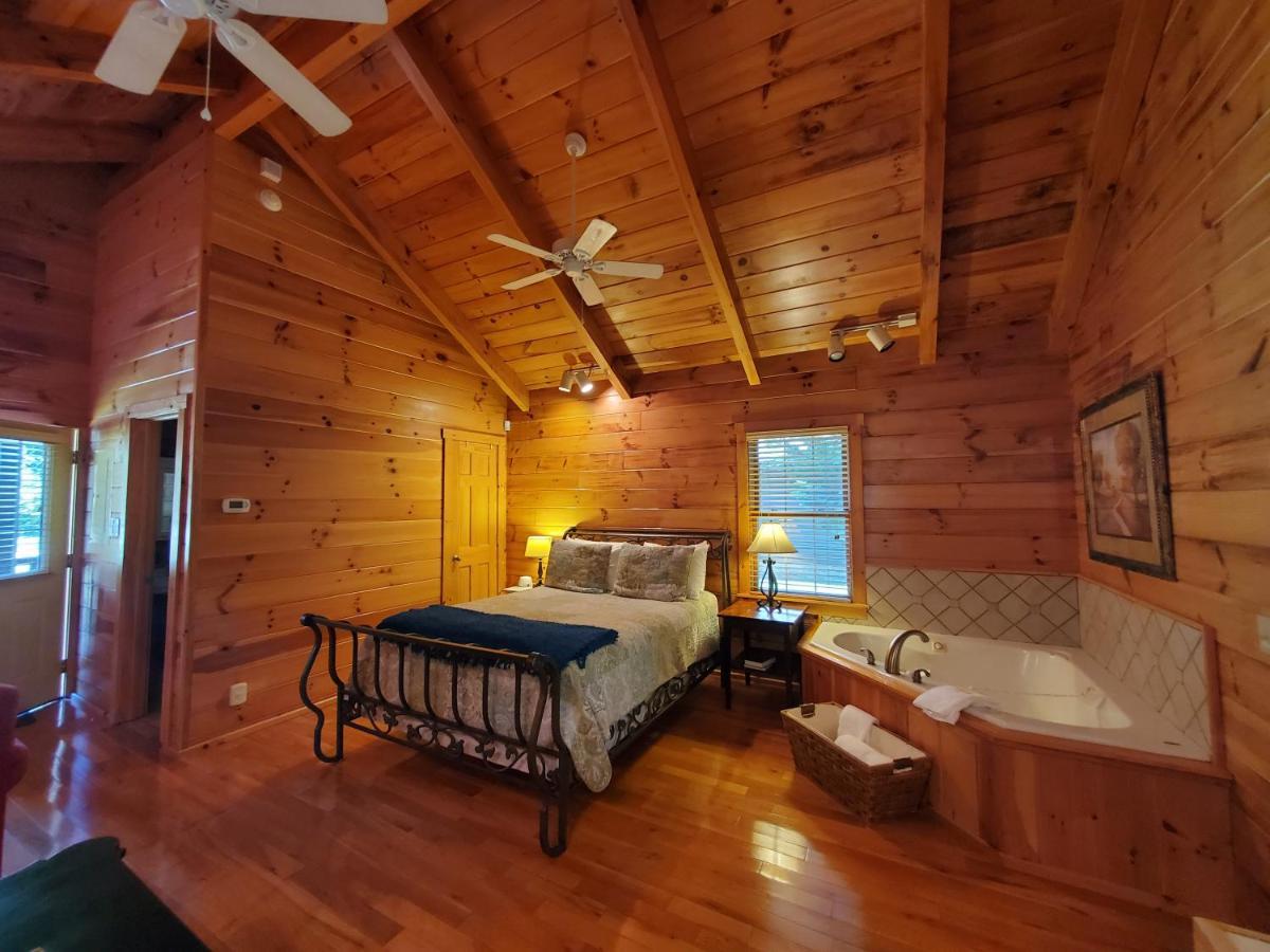New River Trail Cabins Galax Екстер'єр фото