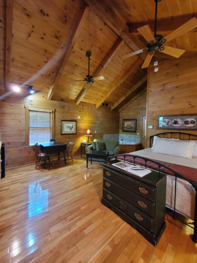 New River Trail Cabins Galax Екстер'єр фото
