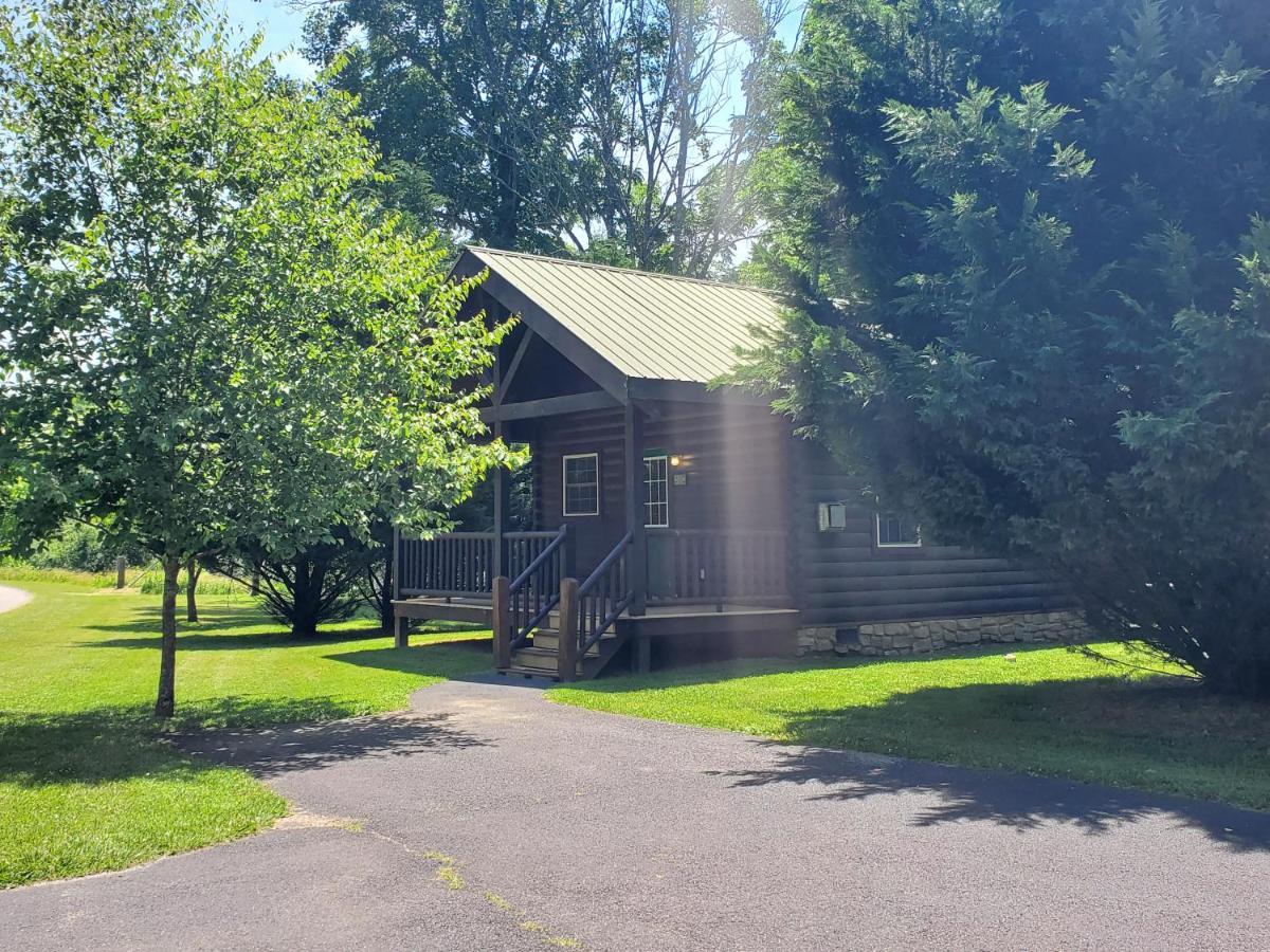 New River Trail Cabins Galax Екстер'єр фото