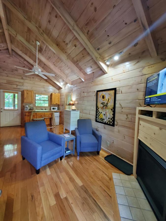 New River Trail Cabins Galax Екстер'єр фото