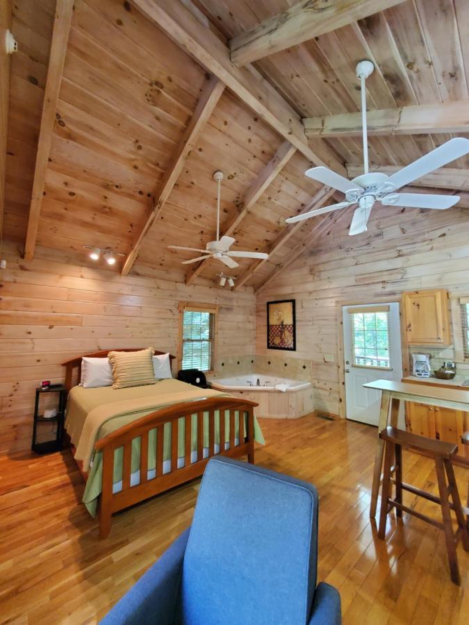 New River Trail Cabins Galax Екстер'єр фото
